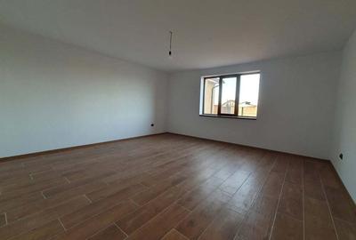 Spațiu comercial, de 450 mp, în Central - 11