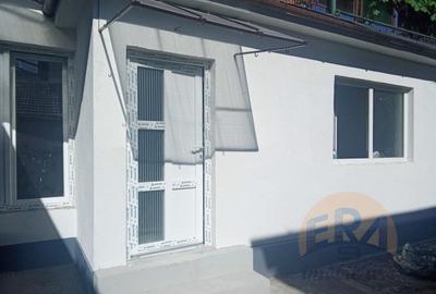 Apartament 3 camere  la casa cu curte comuna zona centrala, Str. Augustin - 1