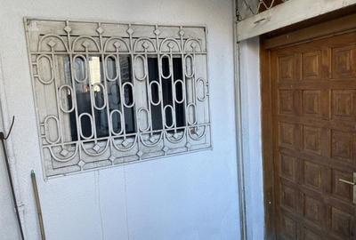 Casă individuală cu 6 camere cu Canalizare în Central - 7