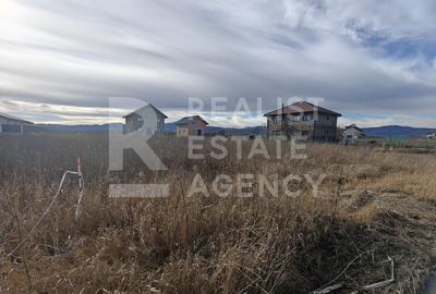 Teren Construcții intravilan de 890 mp, în Cristian - 6