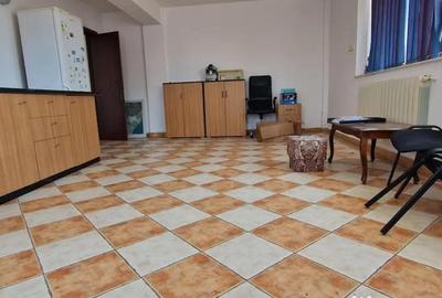 Casă cu 5 camere cu Canalizare în Tomis II - 8