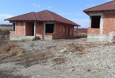 Casa la rosu zona Dr. Sigmirului - 11