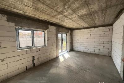 Casă cu 5 camere cu Teren 480 Mp în Central - 2