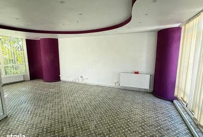 Casă cu 8 camere în Central