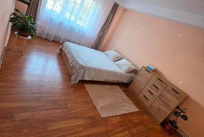 Apartament cu 4 camere decomandat în Central - 2