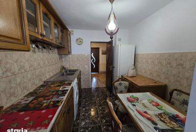 Apartament cu 3 camere decomandat în Central - 3