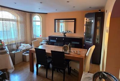 Vila P+M - 6 camere - Ovidiu - Centru - 128.000 euro (Cod E2+E7) - 2