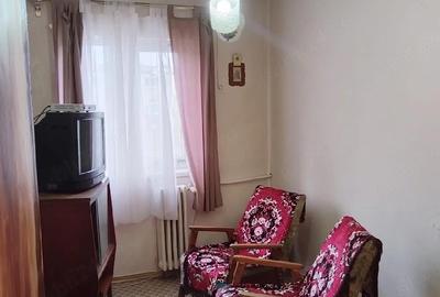 Apartament cu 3 camere decomandat în 9 Mai - 2