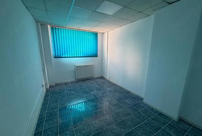 Spațiu comercial, de 125 mp, în Petros - 2