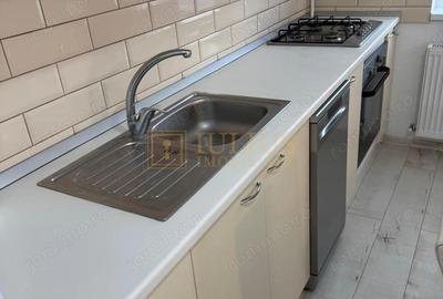 Apartament cu 3 camere decomandat în Girocului