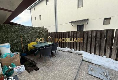 Casă cu 4 camere în Roșu