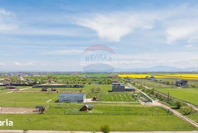 Teren de 1300 mp, în Sânpetru - 2
