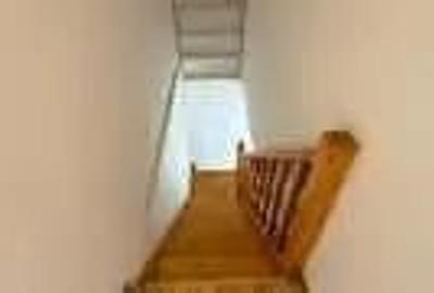 Apartament decomandat cu 3 camere, situat la etajul 5 din 5 - 9