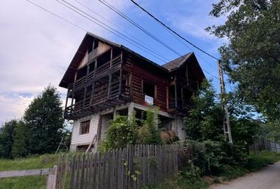 Casă cu 4 camere în Rucăr - 3