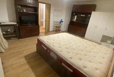 Garsonieră decomandată în Central - 7