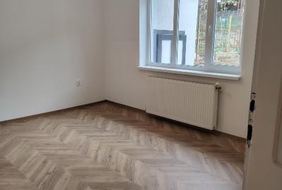 Casă individuală cu 5 camere cu Canalizare în Sud-Est - 11