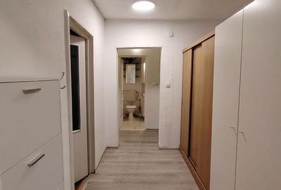 Apartament cu 3 camere în Micro 6 - 7