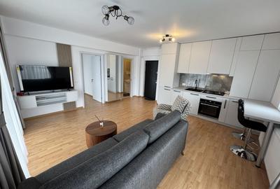Apartament cu 2 camere semidecomandat, mobilat în Est