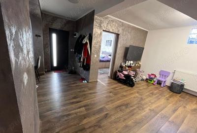 Casă cu 5 camere cu Teren 230 Mp în Central - 10