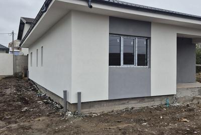 Casă cu 4 camere în Central - 2