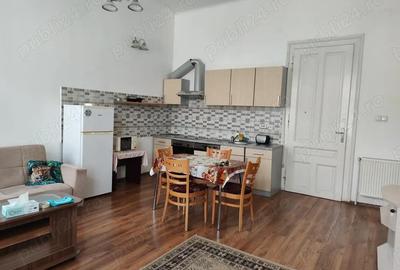 Apartament cu 4 camere decomandat în Central - 1