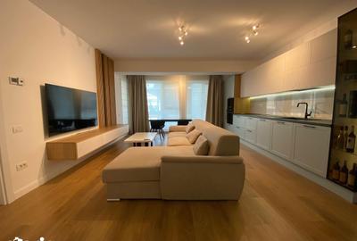 Apartament cu 3 camere semidecomandat în Central - 1