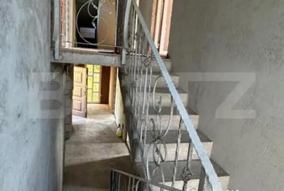 Casă cu 4 camere cu Teren 3400 Mp în Central - 2