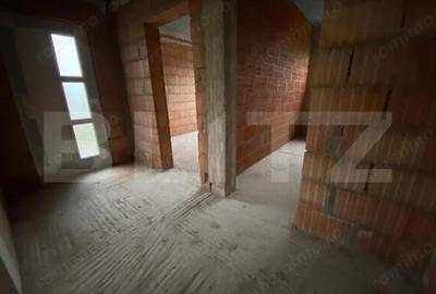 Casă cu 3 camere cu Teren 284 Mp în Urseni