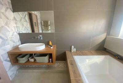 Apartament spatios 3 camere / Palazu Mare Apartament spatios 3 camere / Palazu Mare - 8