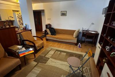 Apartament cu 2 camere, decomandat,  zona Galata - 2