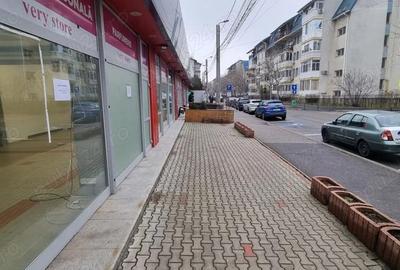 Spațiu comercial, de 550 mp, în Drumul Taberei