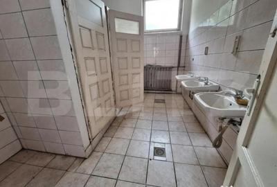 Spațiu comercial, de 1,857 mp, în Central - 7