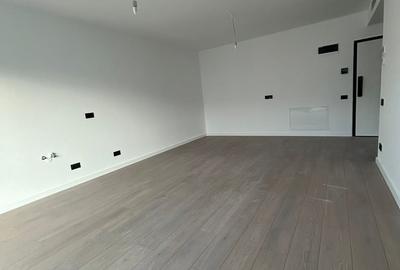 Apartament cu 3 camere semidecomandat în Obor