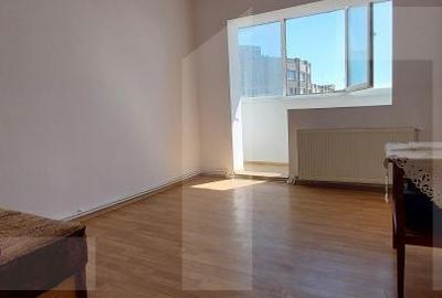 Apartament cu 3 camere decomandat în Central - 1