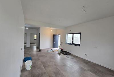 Duplex cu 4 camere cu Canalizare în Torontalului - 4