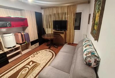 Apartament cu 2 camere decomandat în Micro 6 - 4