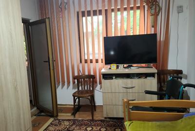 Casă cu 3 camere în Bereasca