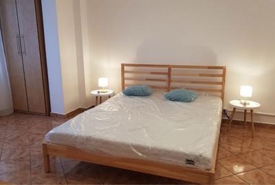 Garsonieră decomandată în Central