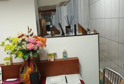 Apartament cu 3 camere semidecomandat în Ostroveni - 1