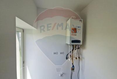 Casa / Vila - 132,5 mp  , teren - 264 mp  / zona Carcea - 15