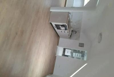 Spațiu comercial, de 60 mp, în Central - 3