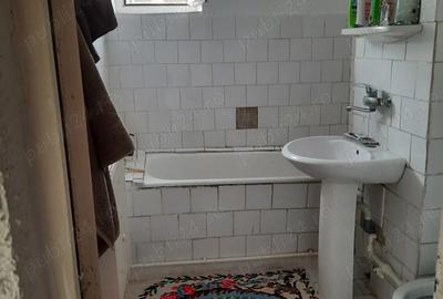 Inchiriez apartament 2 camere - 1