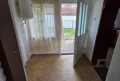 Casă cu 3 camere cu Teren 176 Mp în Central - 10
