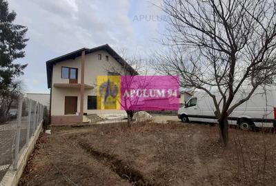 Casă individuală cu 4 camere decomandat cu Teren 433 Mp în 1 Decembrie - 2