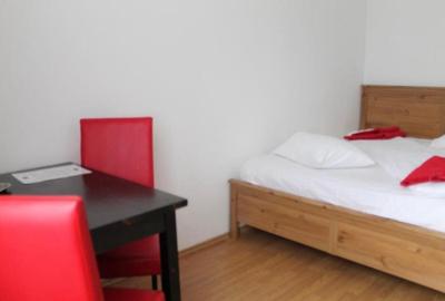 Proprietar vand casa  suprafata utila de 250mp parter etaj. Suprafata teren 272m - 2