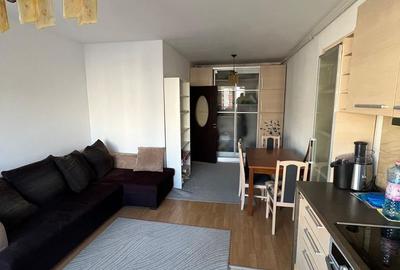 Apartament cu 2 camere, mobilat în Central