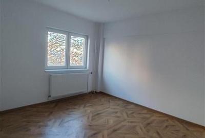 Apartament 3 camere/2 bai zona ultracentrala - 2