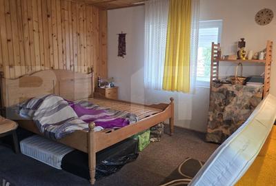 Casa 5 camere , 300 mp;  Teren - 2000 mp . Viile Satu Mare - 11