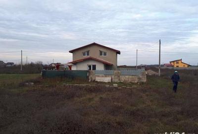 Casă cu Teren 5000 Mp în Central - 3