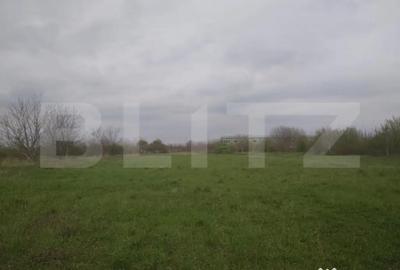 Teren de 3515 mp, în Central - 8